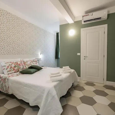 - Il Cedro Reale Oda ve Kahvaltı Venaria Reale