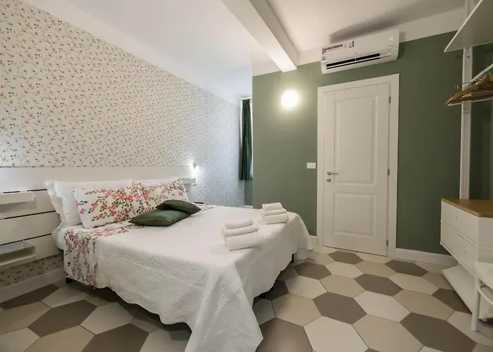- Il Cedro Reale B&B 베나리아 리알레